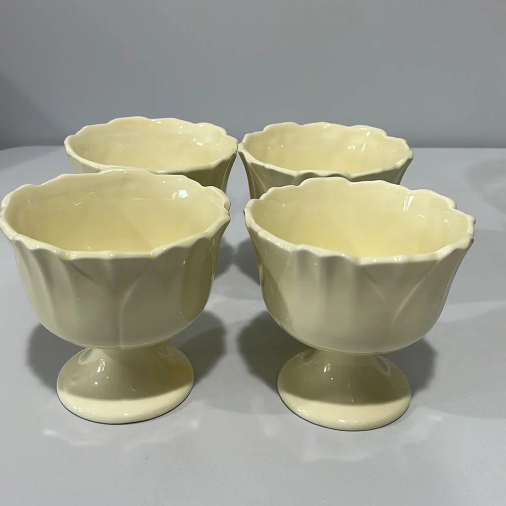 Williams Sonoma Tulip Dessert Footed Bowls Custard Cream